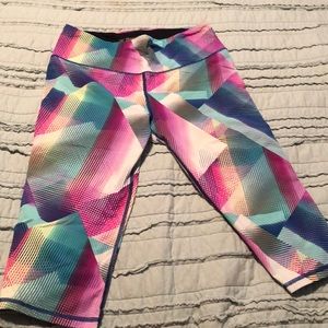 Victoria’s Secret Sport Capri Leggings (large)